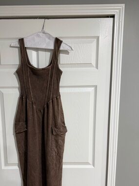AKIRA Brown Ribbed Tank Midi Dress with Side Pockets